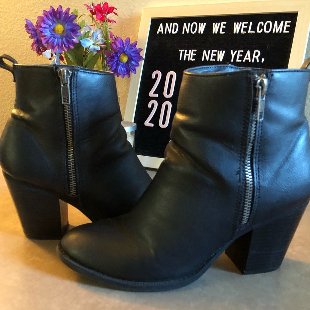 Attention Auden Black Heeled Bootie